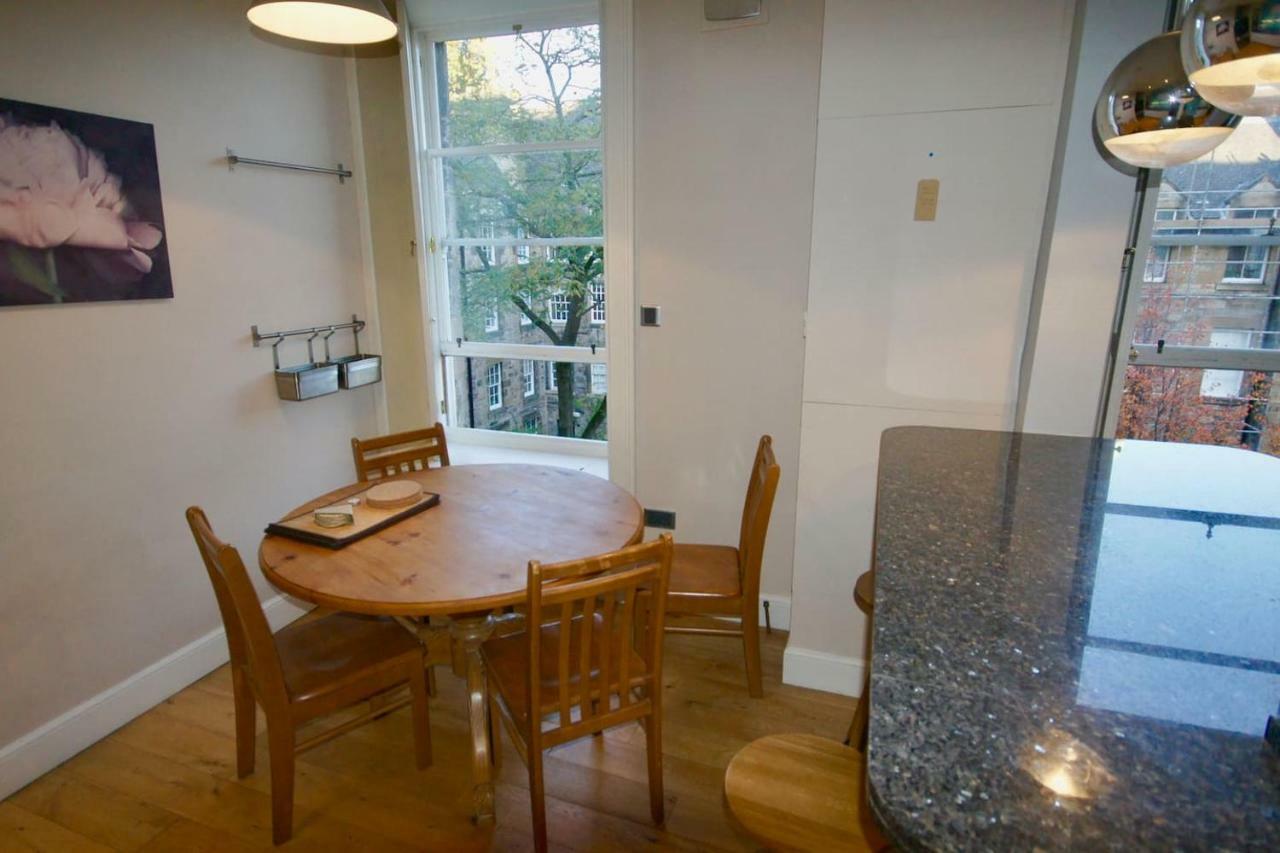 Spacious 2 Bed Apt Next To Royal Mile & Waverley EDI Kültér fotó